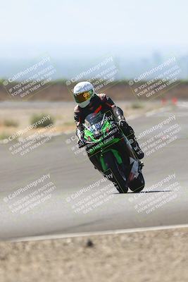 media/Sep-20-2025-TrackDaz (Sat) [[27f0cde673]]/B Group/220pm (Turn 9)/